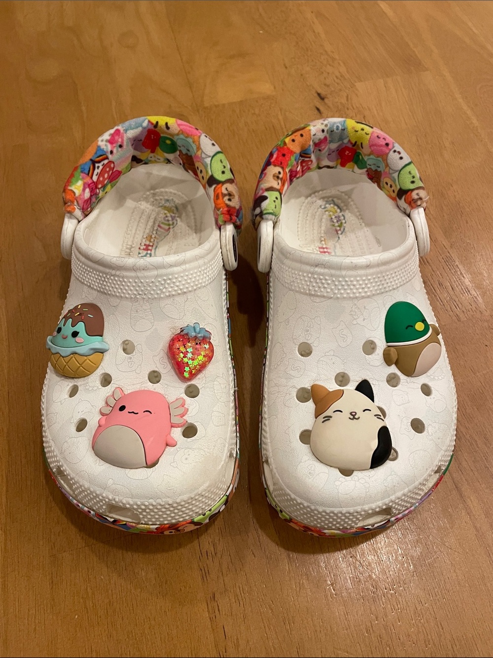 CROCS Squishmallows J4 Clogs Kids White Special Edition Charms Girls Size 4